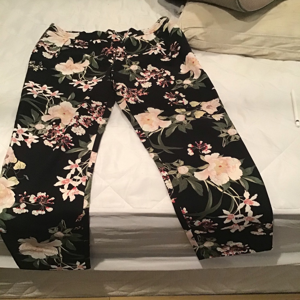 Cynthia Riley pull on pants. NWOT